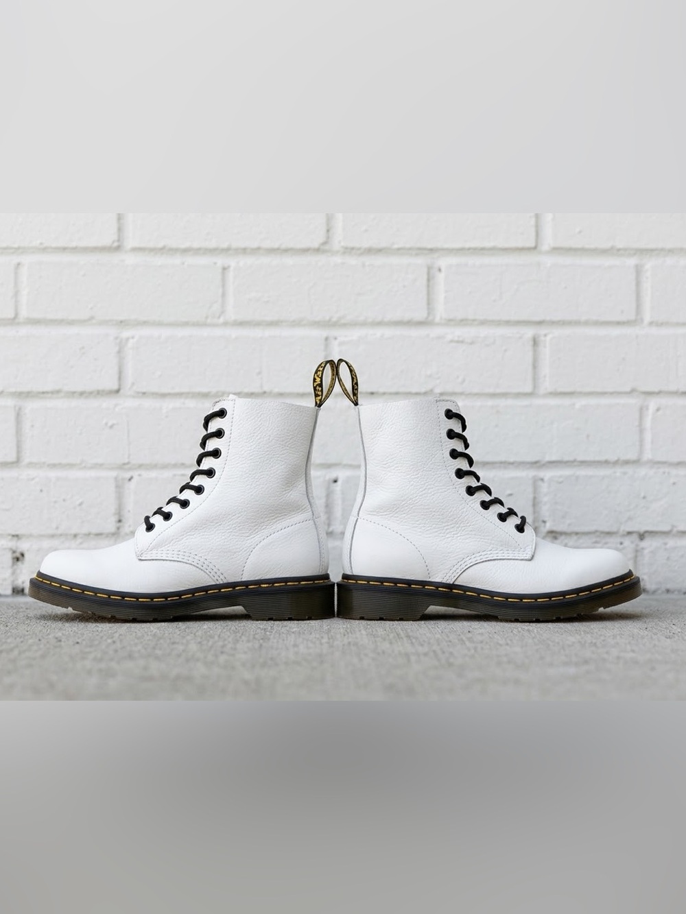 Dr. Martens 1460 Pascal Virginia White Leather Lace Up Combat Boots Women's 6